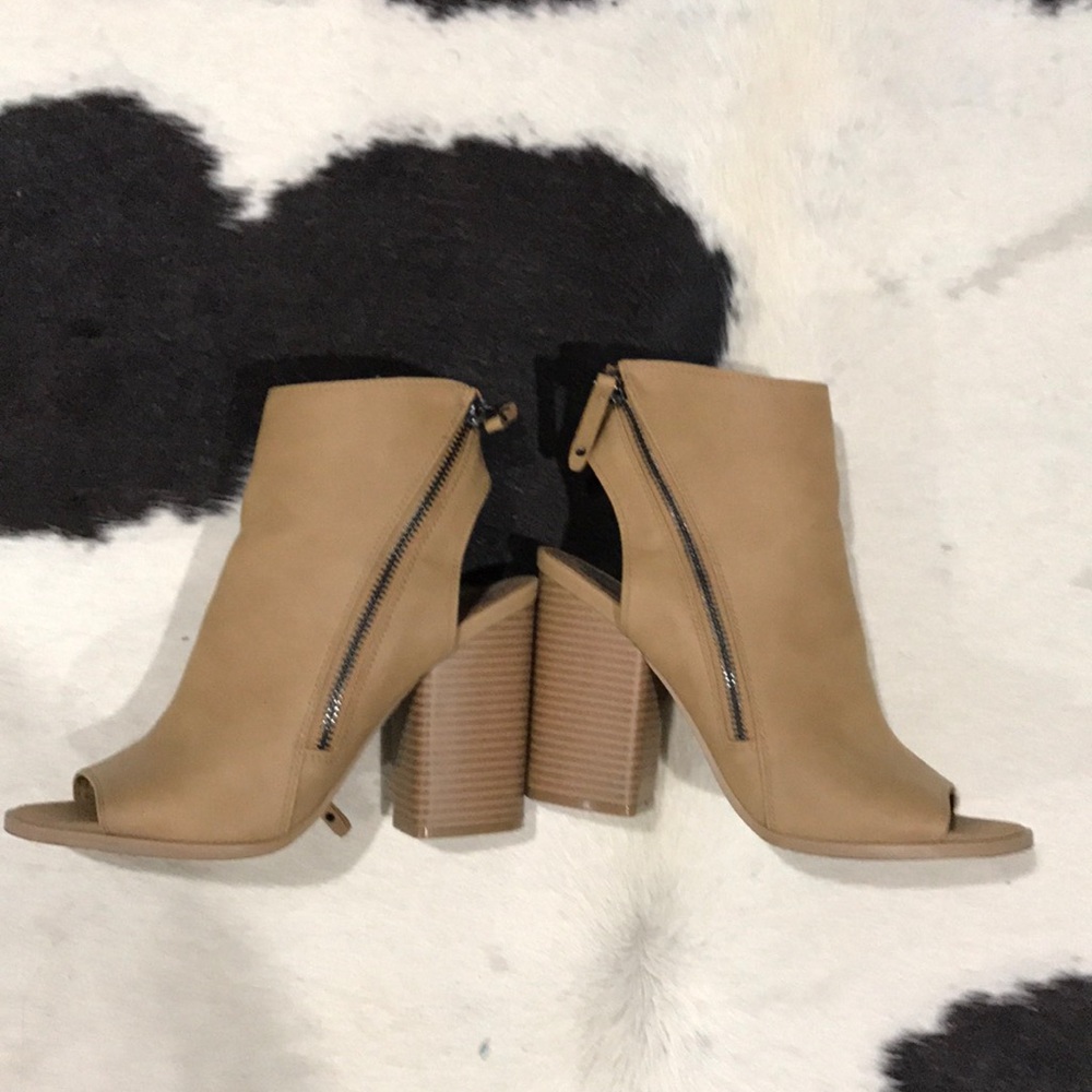 Cute open toe bootie